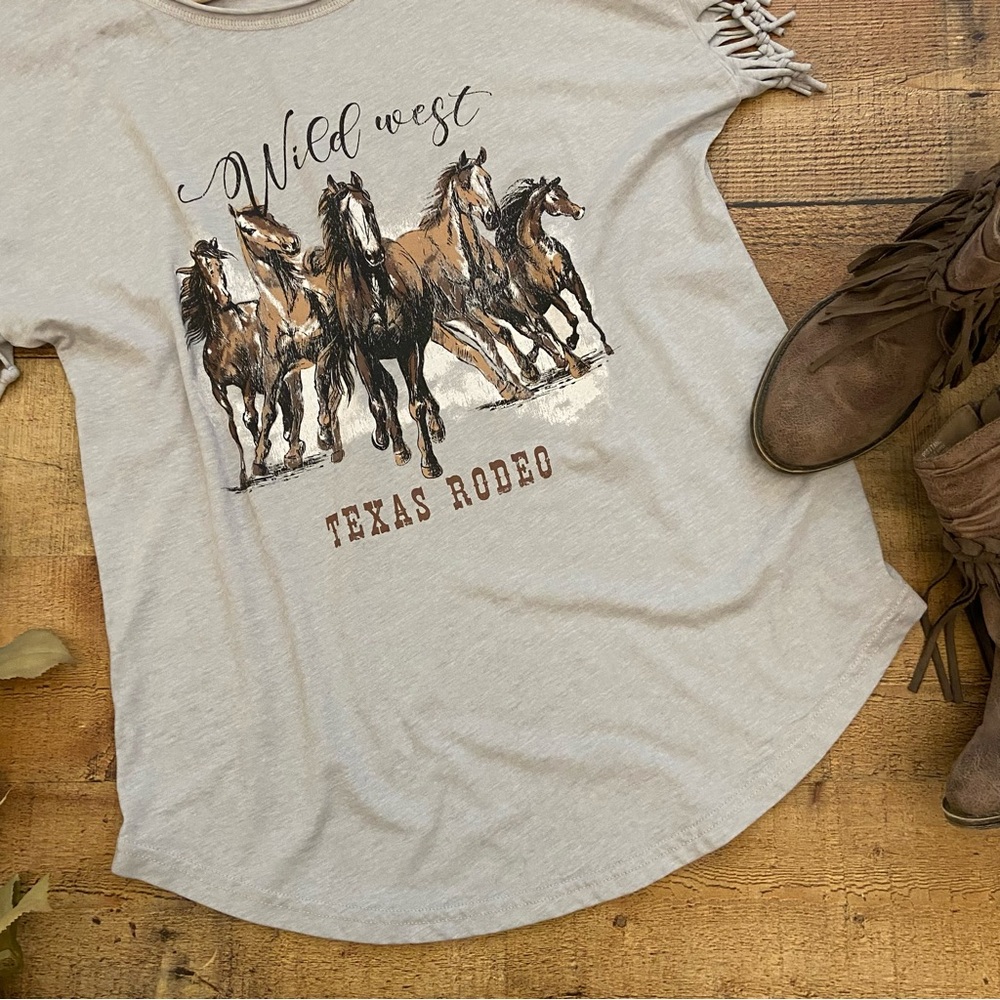 Texas Rodeo Horse Graphic Elevated Tee, Fringe Edges - Picture 5 of 9